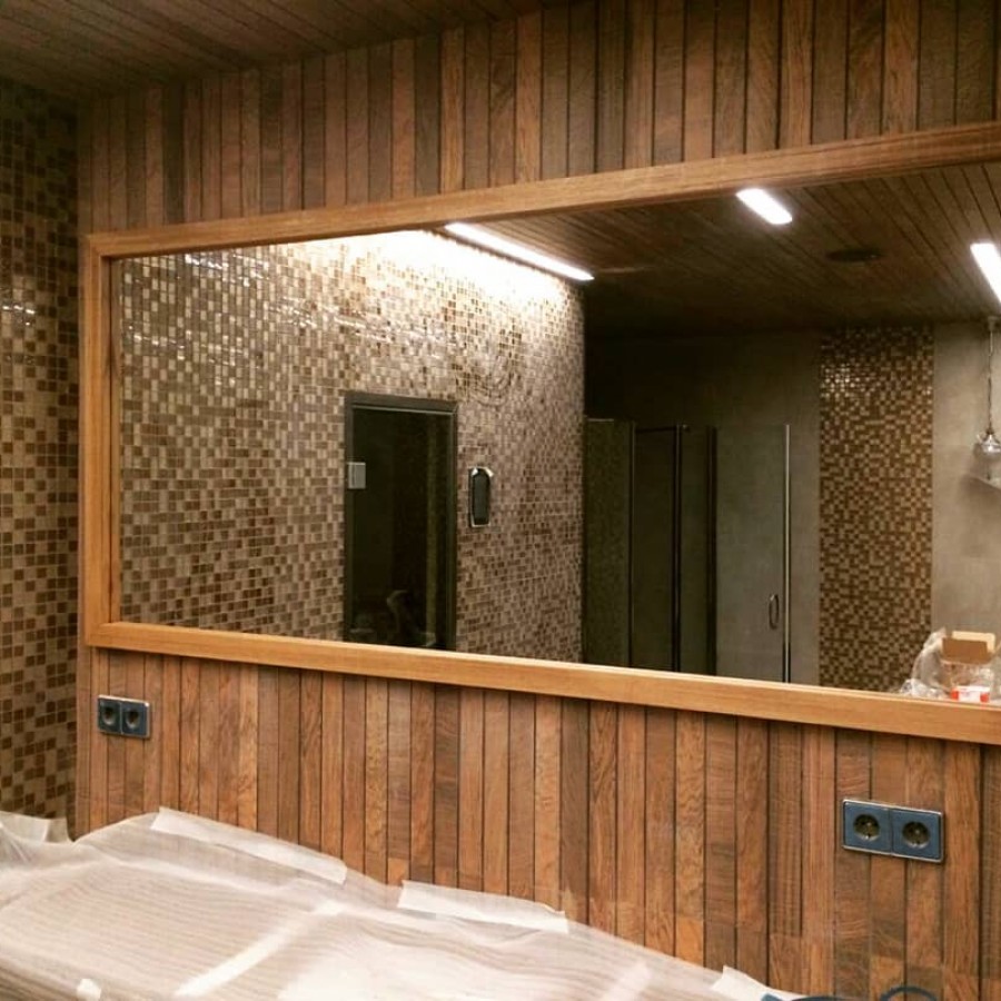 Зеркало в рамке из натурального дуба!